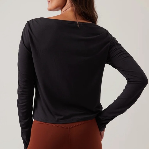 Athleta All Around Ruched Long Sleeve Top Slightly Cropped Black - Picture 3 of 4